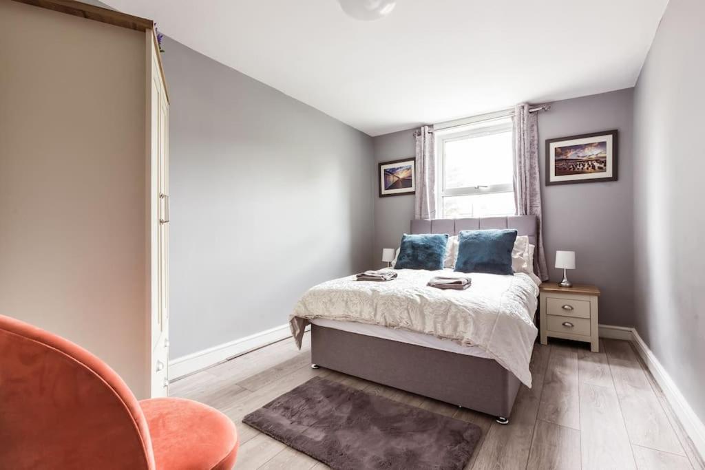 4 Bedroom House, 2 Min Walk From Station London Exterior photo